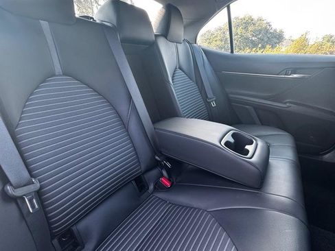Used 2024 Toyota Camry SE image 17