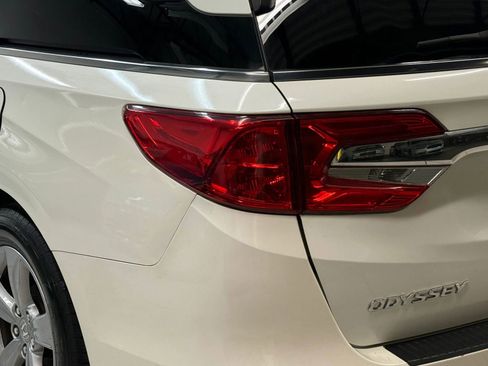 Used 2018 Honda Odyssey EX image 12