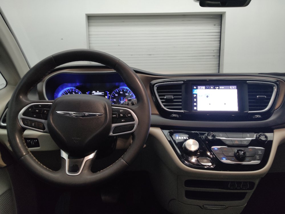 Used 2023 Chrysler Voyager LX FWD image 22
