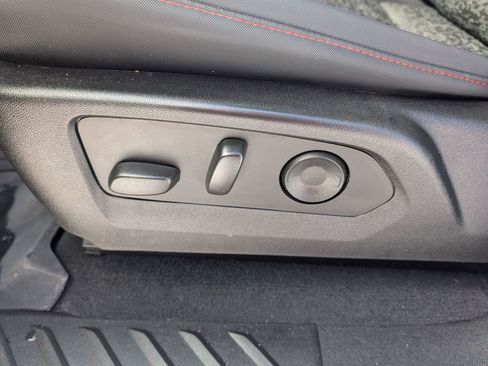 Used 2023 Chevrolet Colorado Z71 w/ Z71 Convenience Package 2 image 10