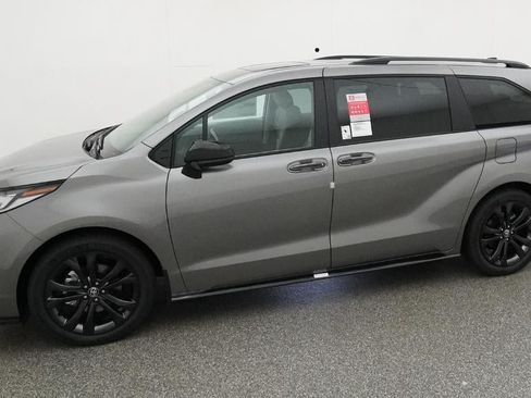 New 2026 Toyota Sienna XSE FWD image 2