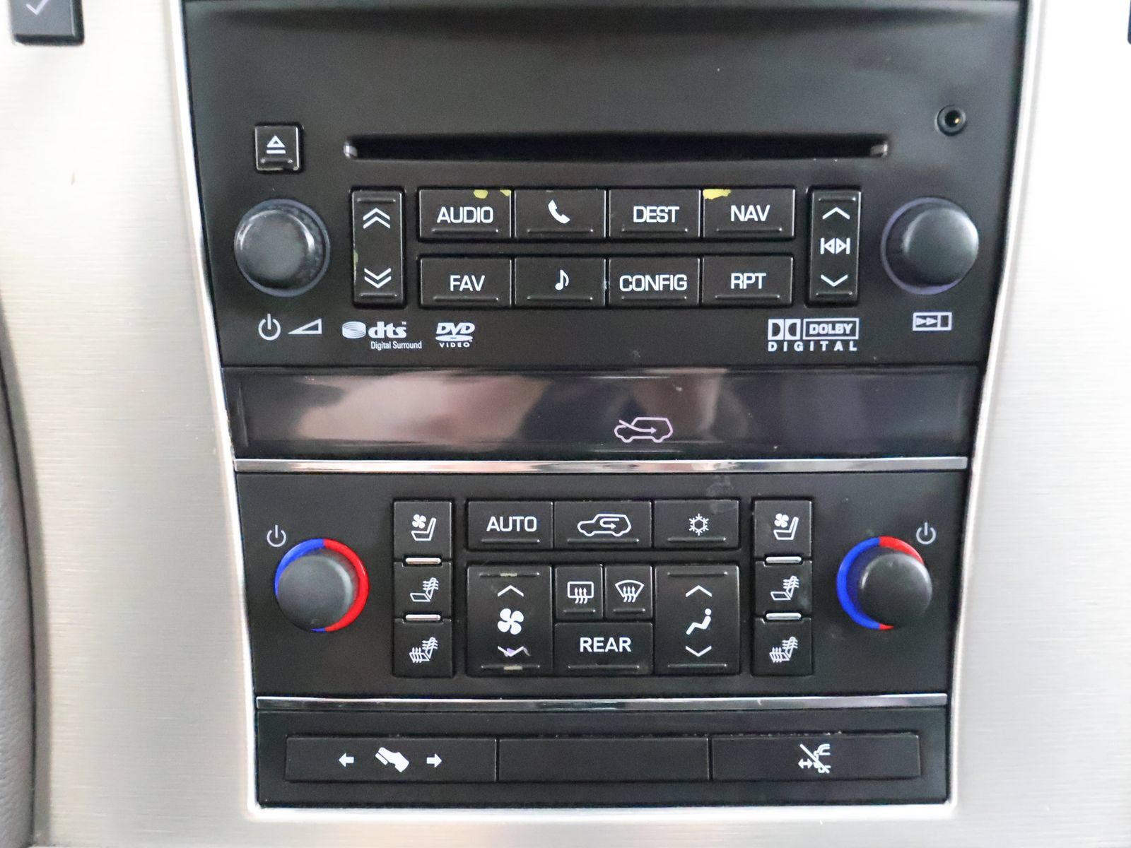 Used 2014 Cadillac Escalade Platinum AWD/4WD image 38