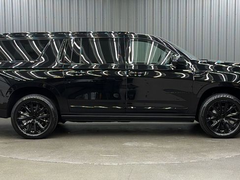 Used 2025 GMC Yukon XL Denali w/ Sun & Power Step Package image 6