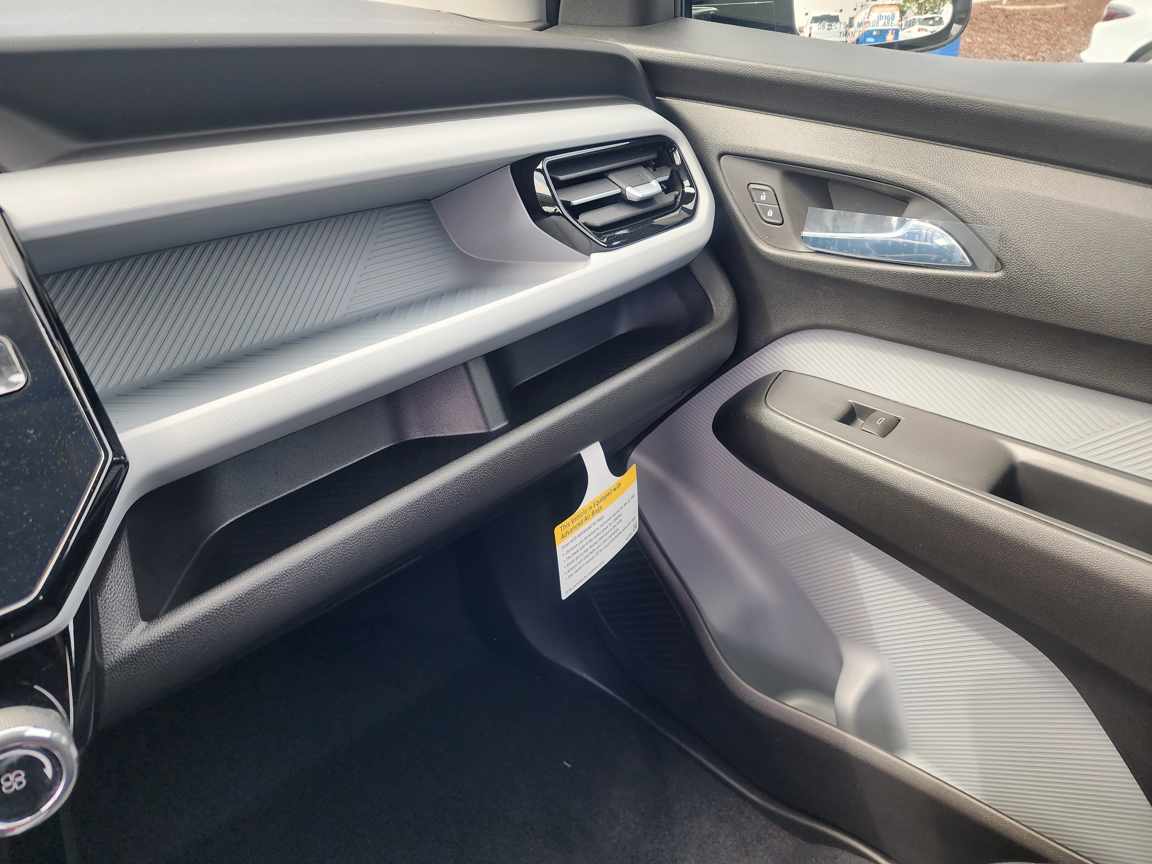New 2027 Chevrolet Bolt LT w/ Comfort Package FWD image 34
