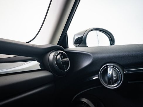 Used 2024 MINI Cooper S w/ Signature Upholstery Package image 34