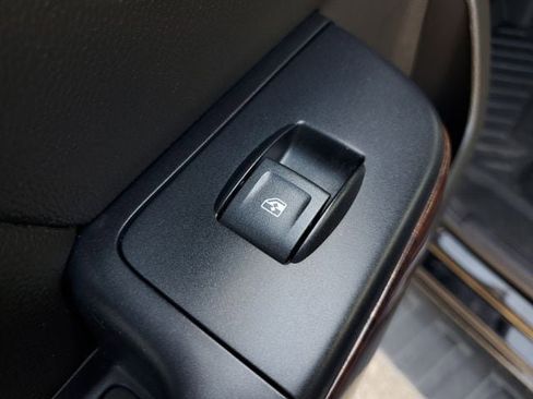 Used 2018 GMC Sierra 1500 SLT image 16