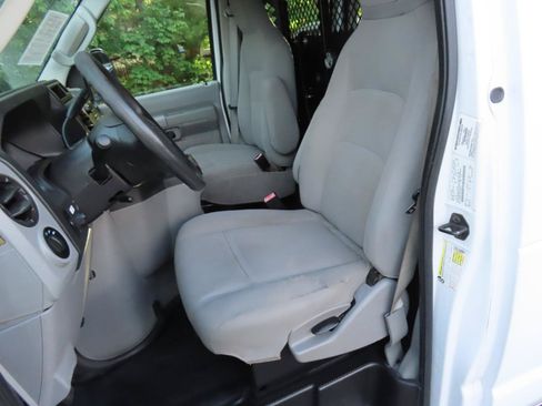 Used 2014 Ford E-150 and Econoline 150 RWD image 11