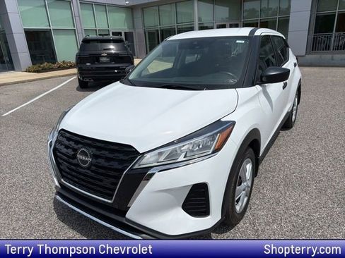 Used 2024 Nissan Kicks S FWD image 1