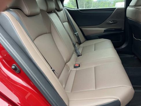 Used 2025 Lexus ES 300h w/ Premium Package FWD image 24