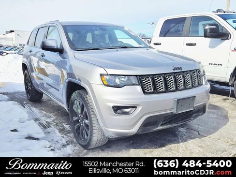 Used 2020 Jeep Grand Cherokee Altitude image 1