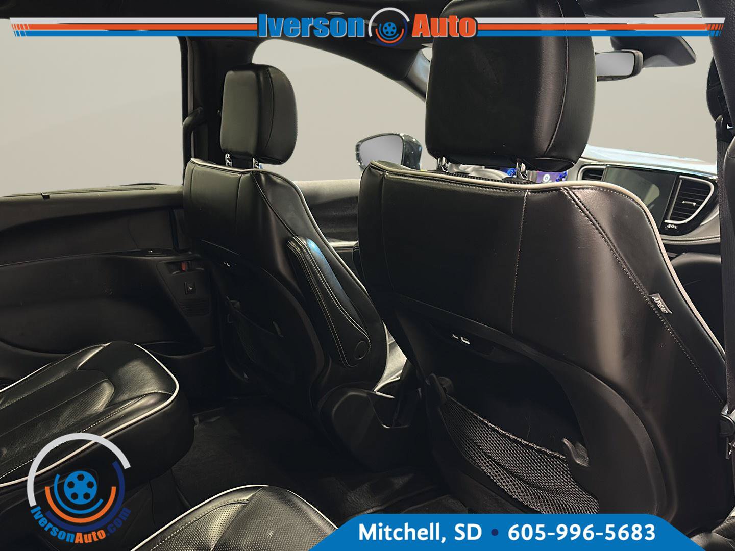 Used 2025 Chrysler Pacifica Limited FWD image 33