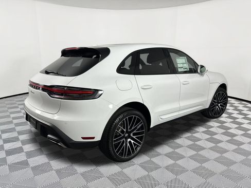 Certified 2025 Porsche Macan AWD/4WD image 9