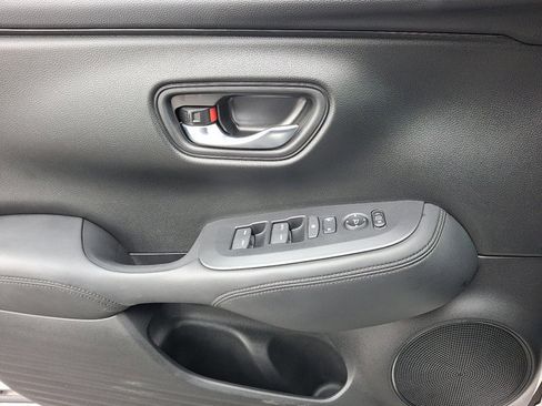 Certified 2023 Honda HR-V LX image 12