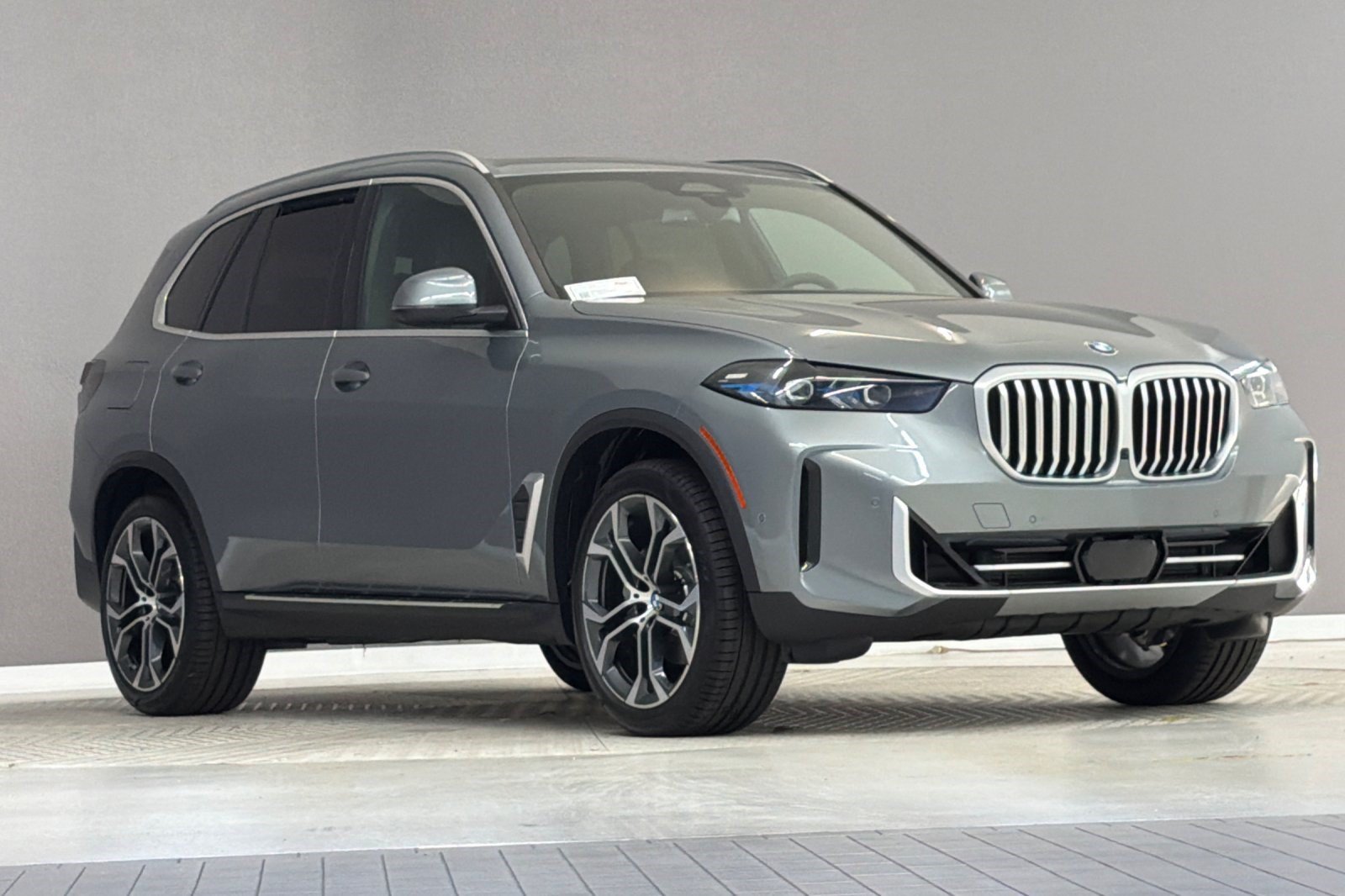 New 2026 BMW X5 xDrive40i w/ Premium Package AWD/4WD image 6