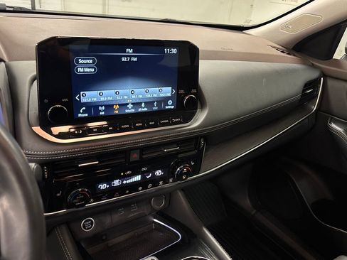 Used 2022 Nissan Rogue Platinum w/ Head-Up Display Package image 36