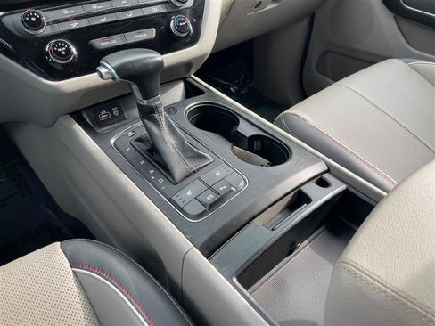 Used 2017 Kia Sedona LX w/ LX Essentials Premium Package FWD image 83