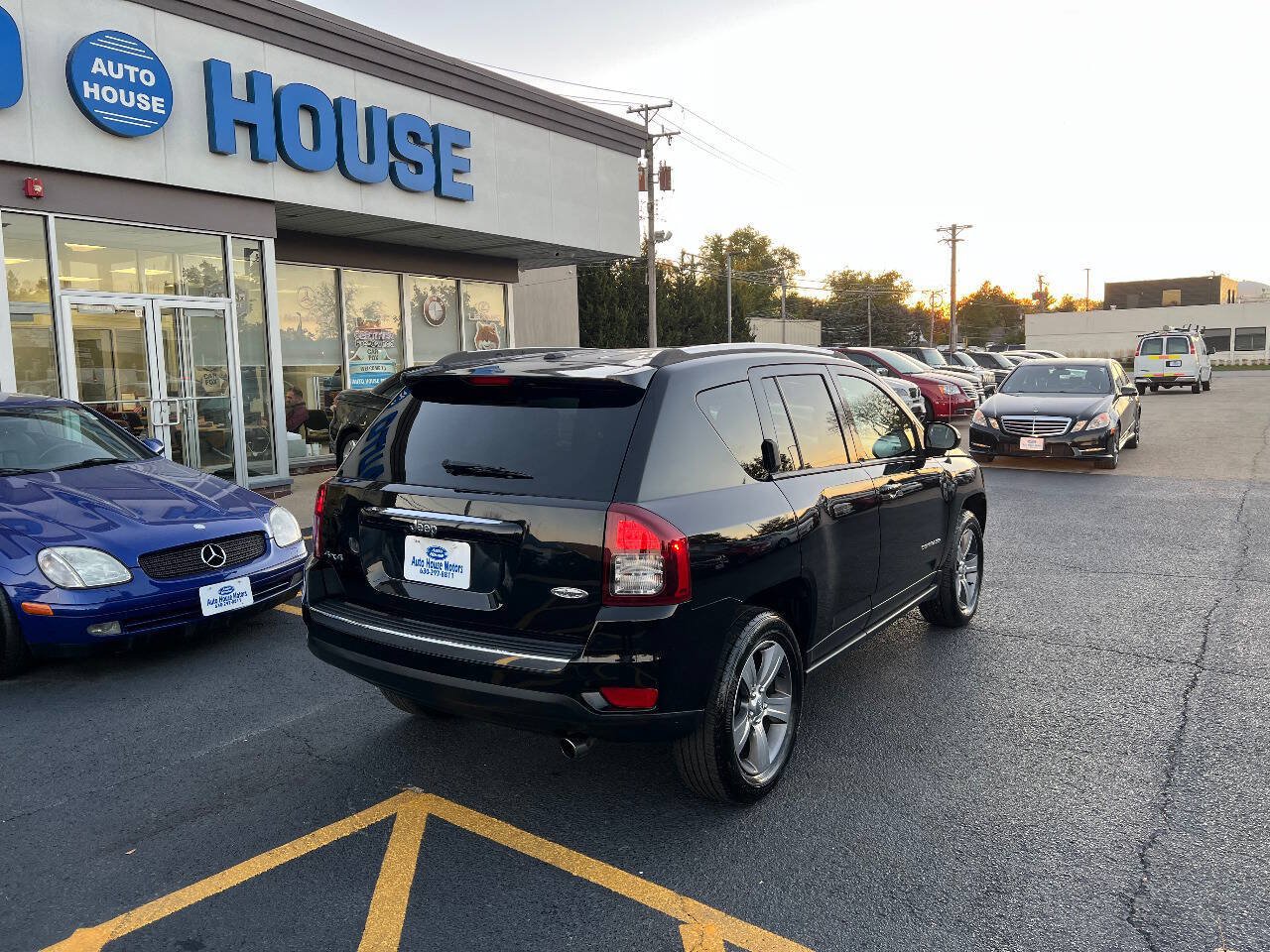 Used 2017 Jeep Compass High Altitude AWD/4WD image 10
