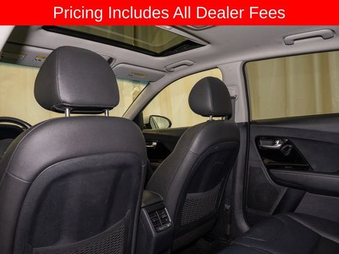 Used 2019 Kia Niro EX Premium w/ Sunroof Package FWD image 8