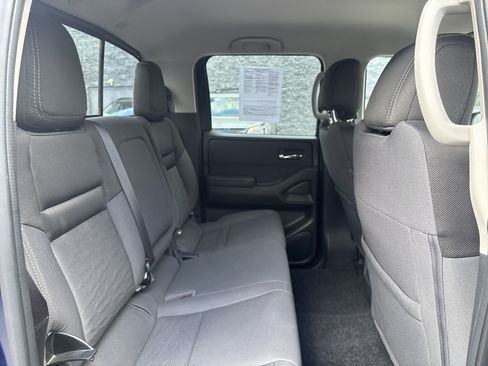 Used 2022 Nissan Frontier SV AWD/4WD image 22