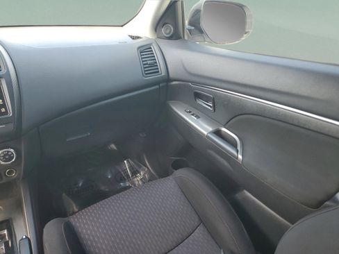 Used 2019 Mitsubishi Outlander Sport SE image 16