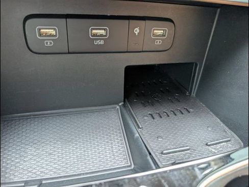 Certified 2023 Kia Carnival EX FWD image 16
