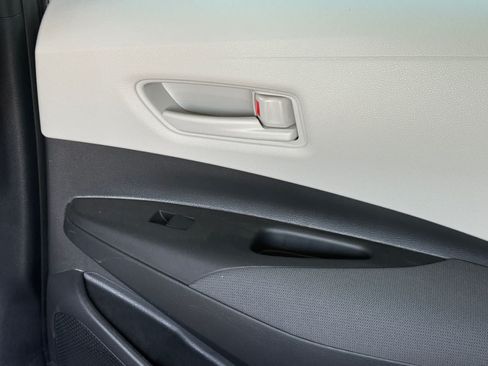 Used 2023 Toyota Corolla LE w/ Carpet Mat Package (TMS) FWD image 15