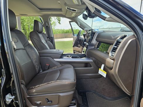 New 2025 RAM 2500 Limited AWD/4WD image 21