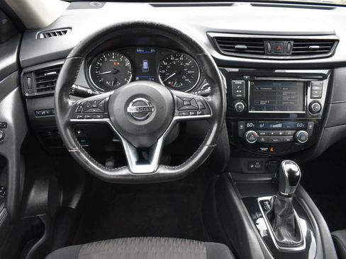 Used 2019 Nissan Rogue SV AWD/4WD image 16