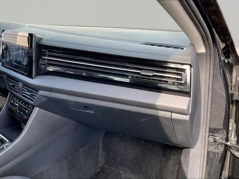 Used 2025 Volkswagen Jetta S image 18