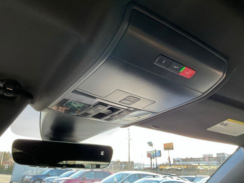 Used 2022 Volkswagen Atlas Cross Sport SEL Premium R-Line image 16