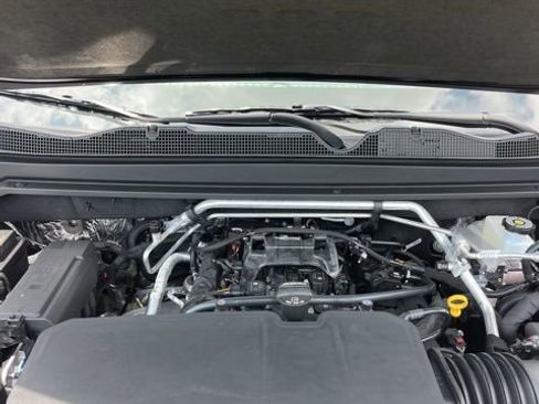 New 2026 Chevrolet Colorado ZR2 w/ Technology Package AWD/4WD image 47