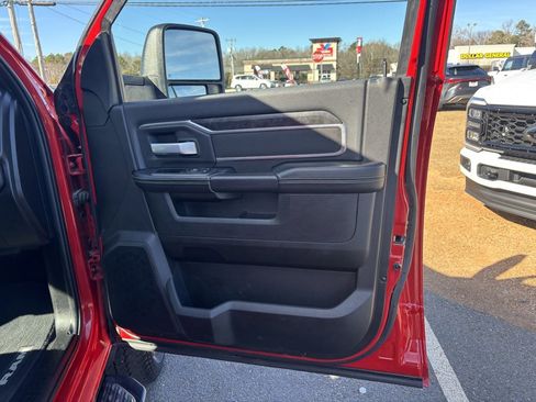 Used 2024 RAM 2500 Big Horn w/ Night Edition image 27