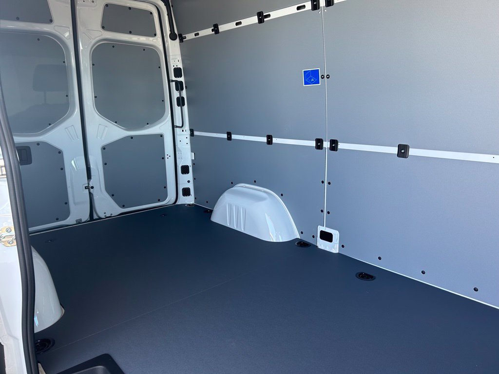 Used 2023 Mercedes-Benz Sprinter 2500 image 5