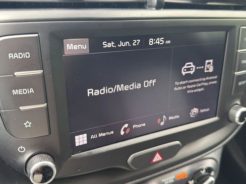 Used 2025 Kia Soul LX w/ LX Technology Package FWD image 17