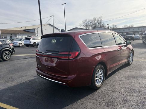 Used 2023 Chrysler Pacifica Touring-L image 24