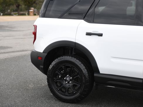 Used 2025 Ford Bronco Sport Badlands image 4