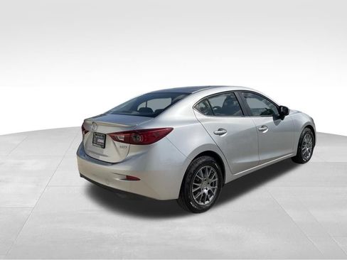 Used 2018 MAZDA MAZDA3 Touring FWD image 5