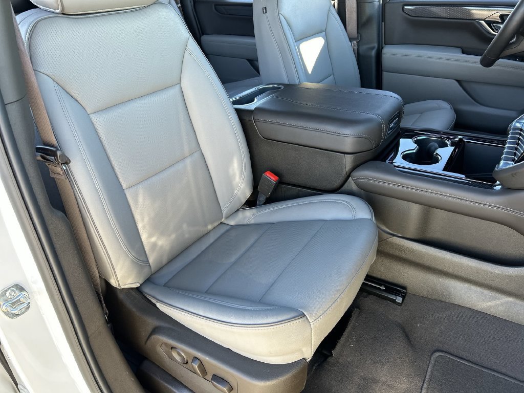 Used 2026 GMC Yukon XL Elevation w/ Elevation Premium Package AWD/4WD image 29