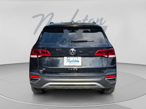 Certified 2024 Volkswagen Taos SE FWD image 6