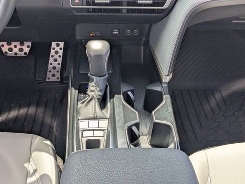 Used 2025 Toyota Camry SE FWD image 18