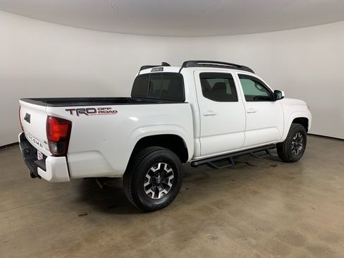 Used 2020 Toyota Tacoma SR image 8