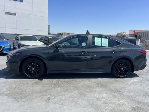 Used 2026 Toyota Camry SE w/ Convenience Package FWD image 3