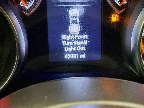 Used 2023 Jeep Gladiator Sport image 15