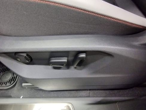 New 2025 Volkswagen Atlas Peak Edition SE image 24