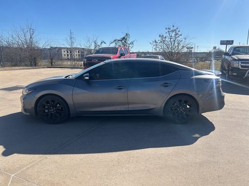 Certified 2023 Nissan Maxima SR w/ Sport Mat Group image 2