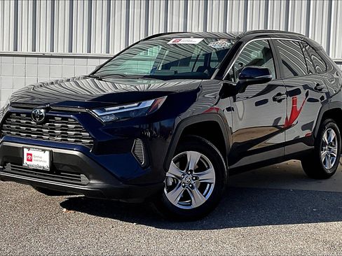 Used 2023 Toyota RAV4 XLE w/ Convenience Package AWD/4WD image 2