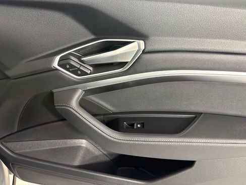 Used 2022 Audi e-tron Premium AWD/4WD image 12