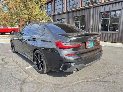 Used 2021 BMW 330i Sedan w/ M Sport Package RWD image 3