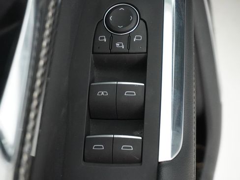 Used 2025 Chevrolet Traverse High Country image 16