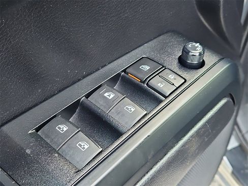 Used 2020 Toyota Tacoma SR image 22